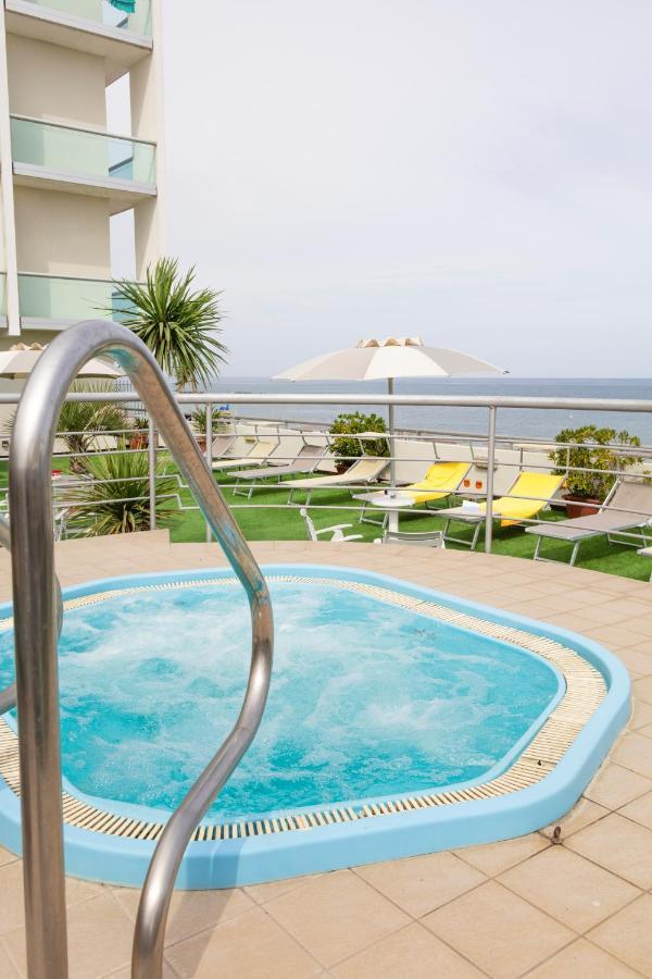 Hotel Igea Spiaggia Μπελάρια-Ιτζέα Μαρίνα Εξωτερικό φωτογραφία