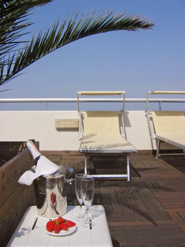 Hotel Igea Spiaggia Μπελάρια-Ιτζέα Μαρίνα Εξωτερικό φωτογραφία
